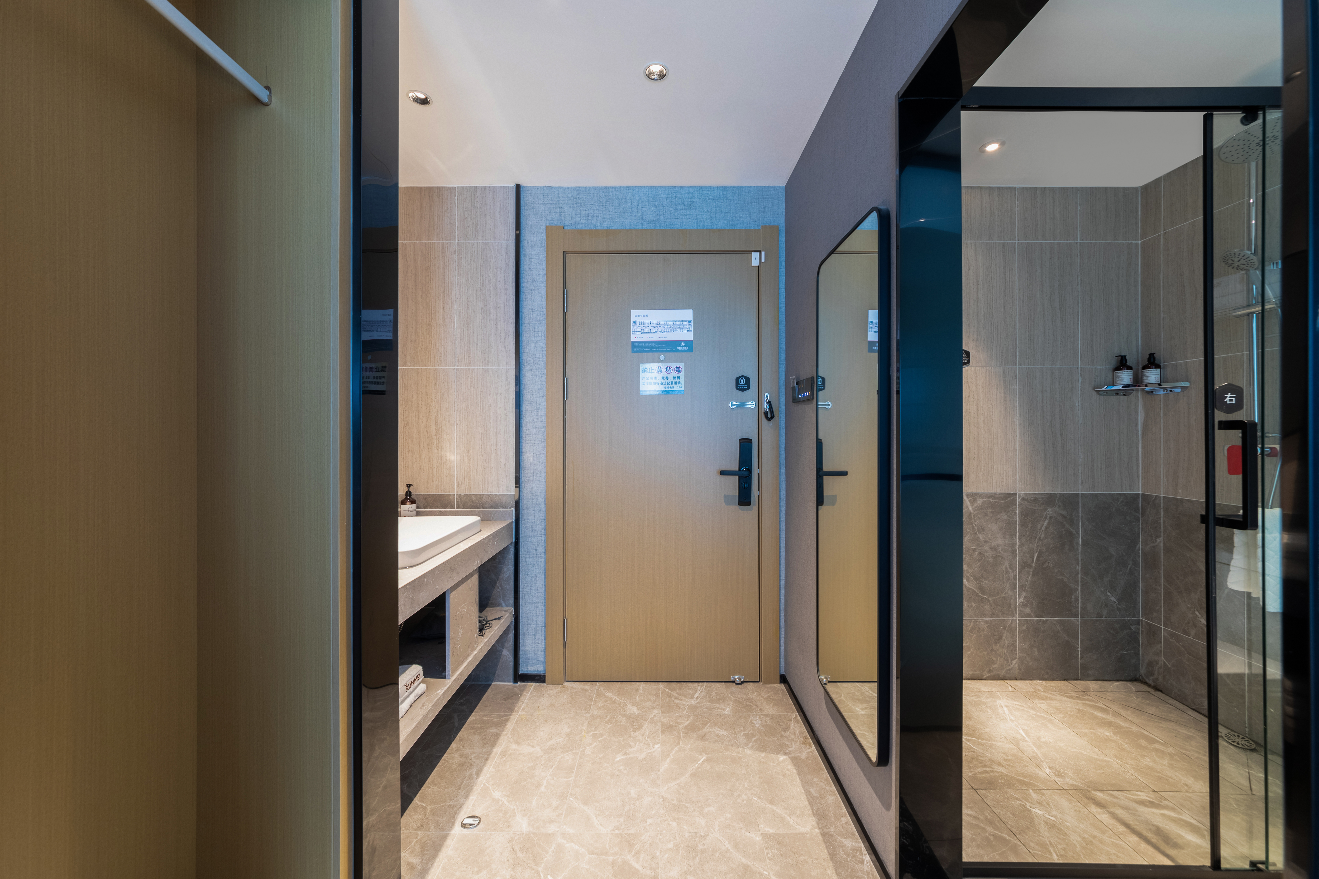 园景高级大床房（智能客控+零压床垫+乳胶枕+可投屏）