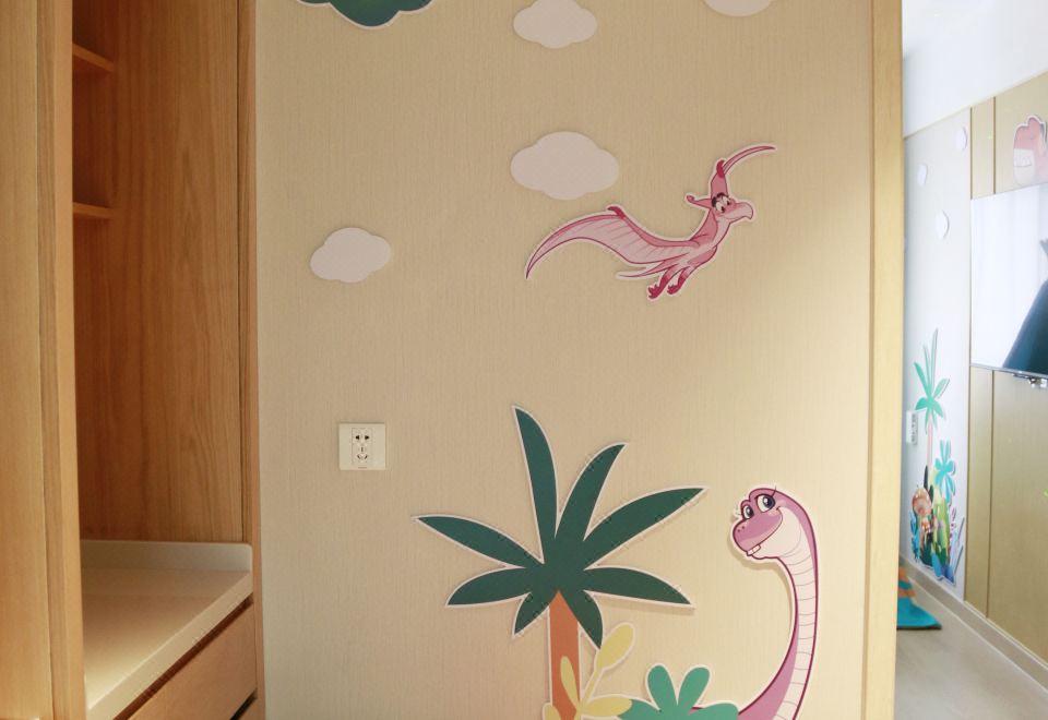 Bejing Yanqing Alpine Skiing Resort HotelSpatio Temporal Dragon Knight Themed - Triple Beds Room