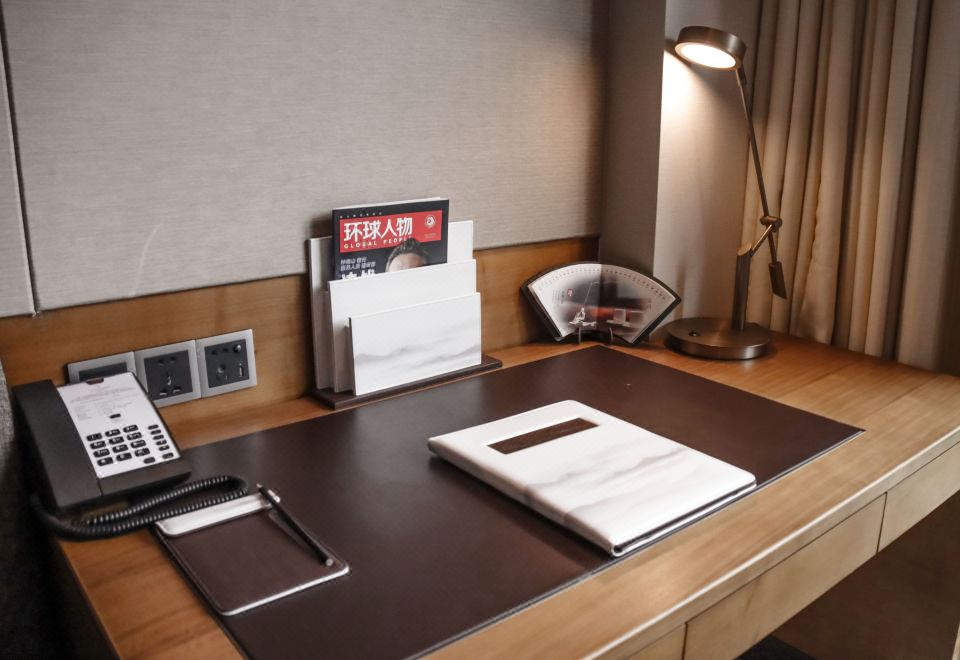 君澜西山双床房