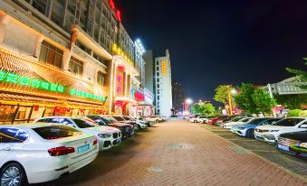 H Boutique Hotel (Dongguan Fenggang Xingao Shopping Plaza)