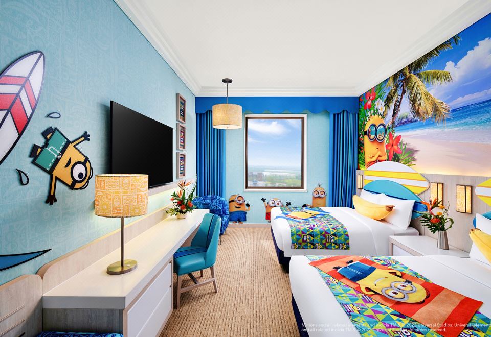 小黄人双大床房