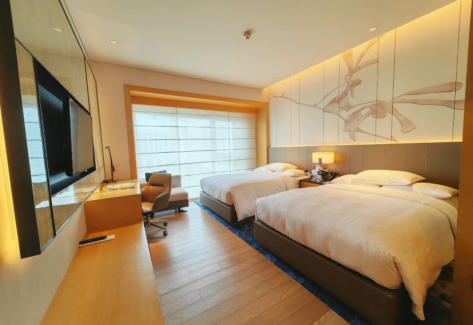 Courtyard by Marriott Shanghai HongqiaoGuestroom (2 beds)