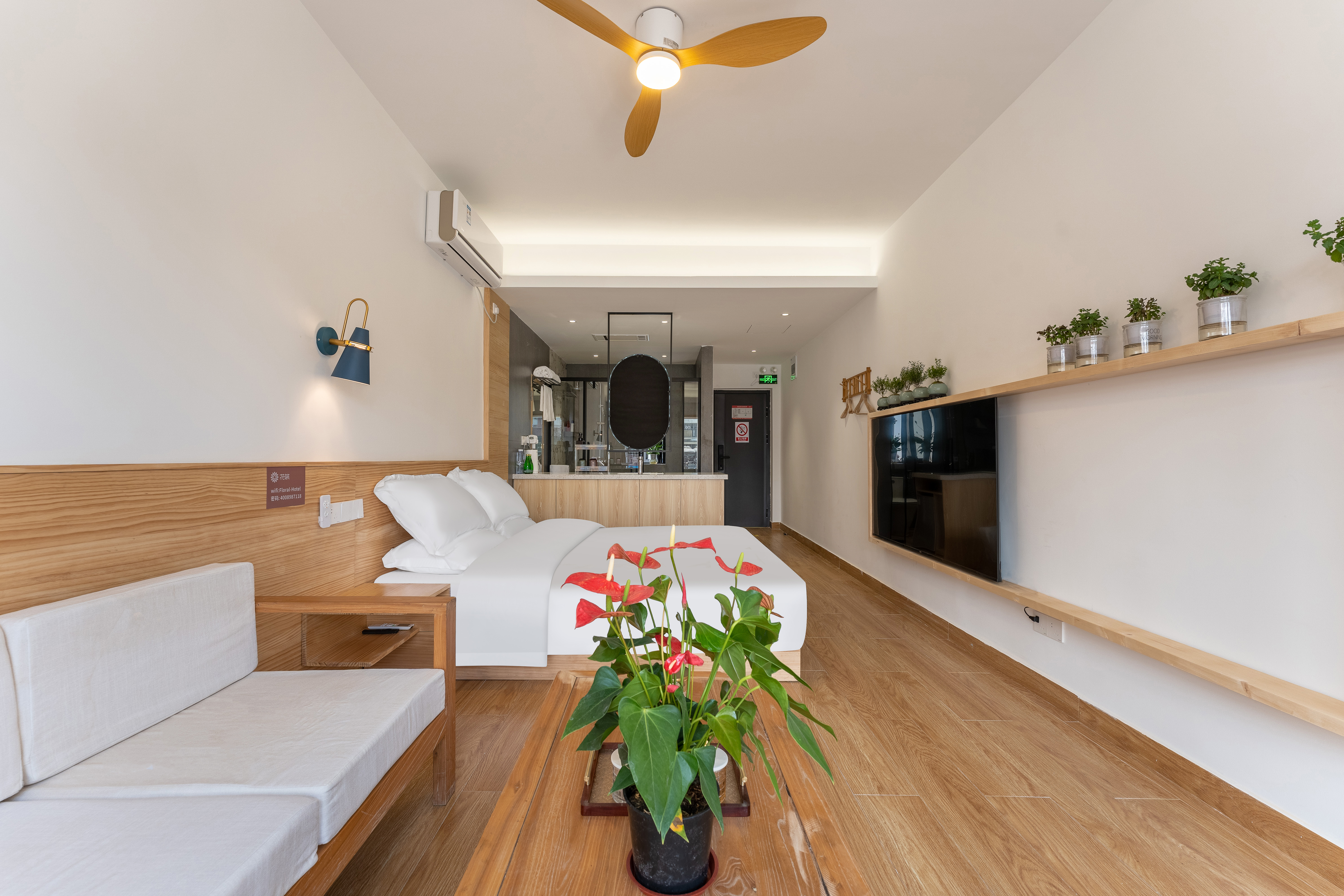 东井·露台大床房丨小冰箱+品茶露台+古桥河景