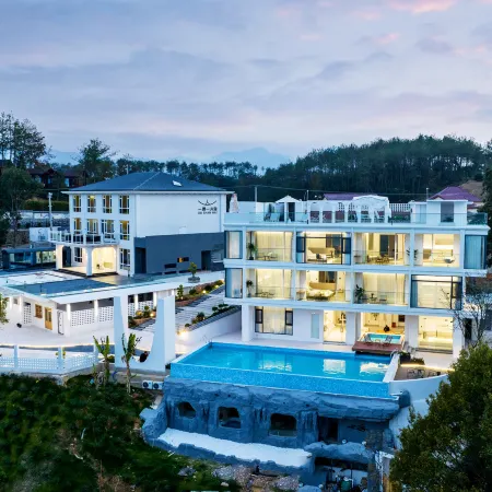 Wuning Yidu Yishanhai Holiday Homestay