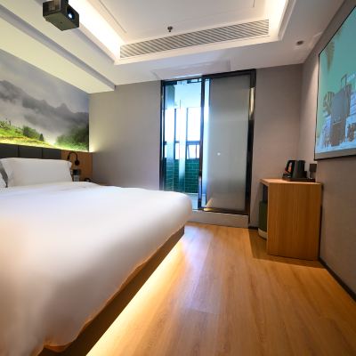 豪華影音大床房（全屋智能聲控+手機投屏） 深圳福田皇崗口岸秋果飯店優惠