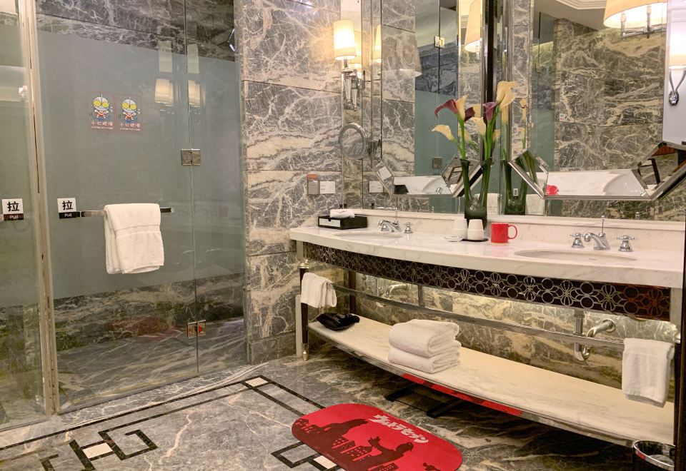 奥特曼主题亲子家庭套房（大客厅，奥特曼玩偶，浴缸）