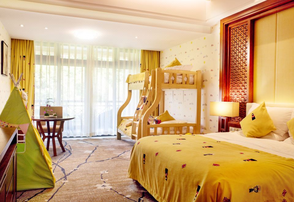 豪華山景親子房