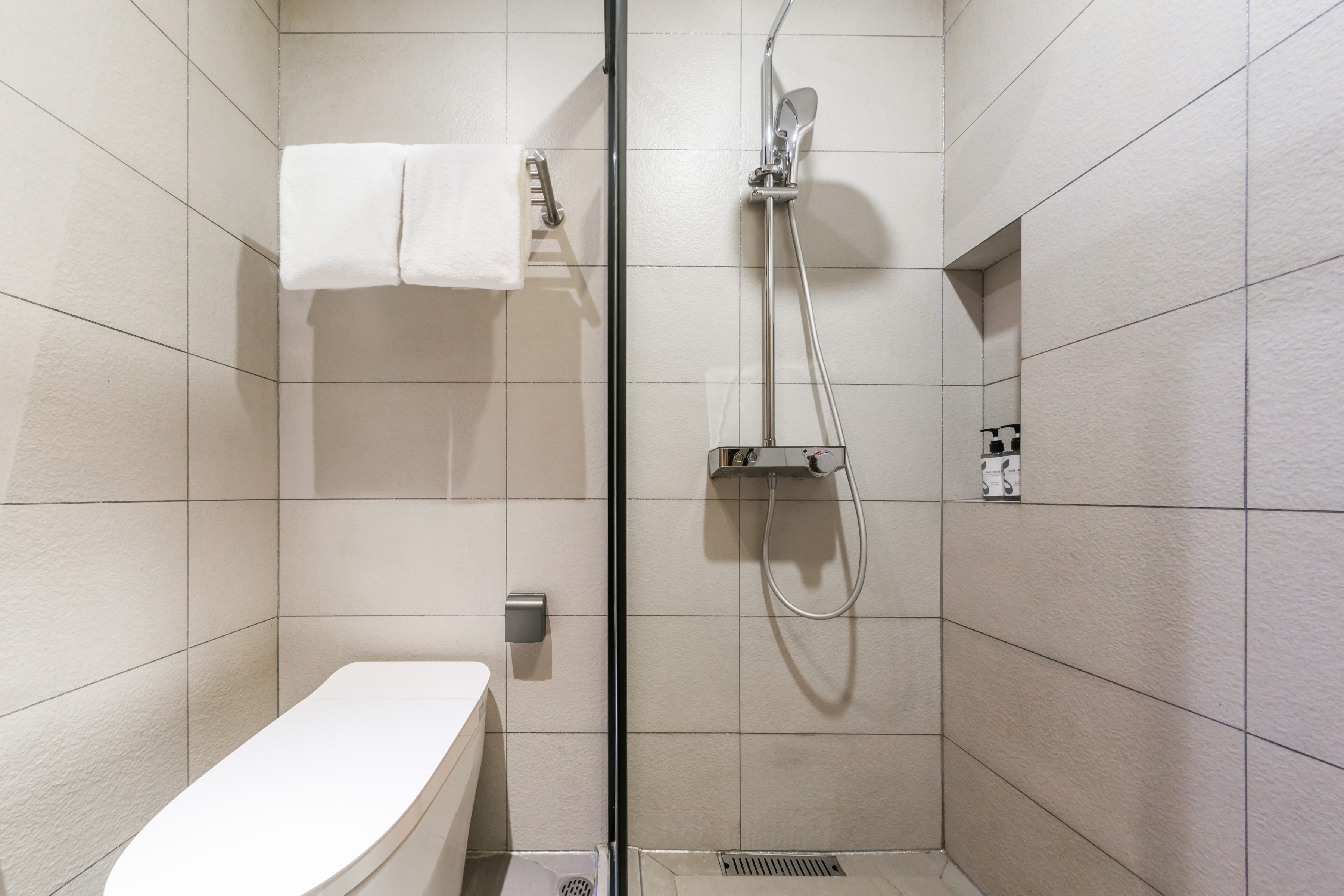 高级双床房（智能语音控制系统＋徕芬吹风机地暖开放）