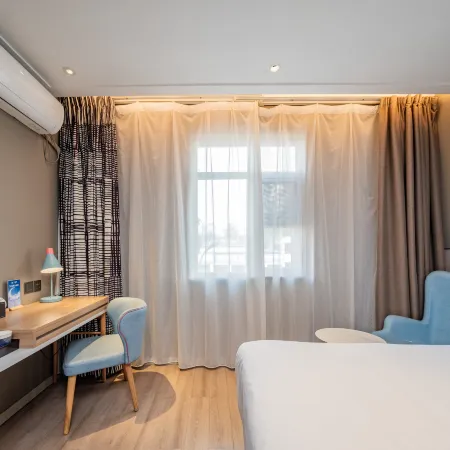 Homeinn · neo (Leshan Zhanggong Bridge Gourmet Street)
