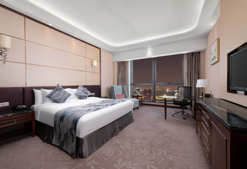 豪廷江景大床房