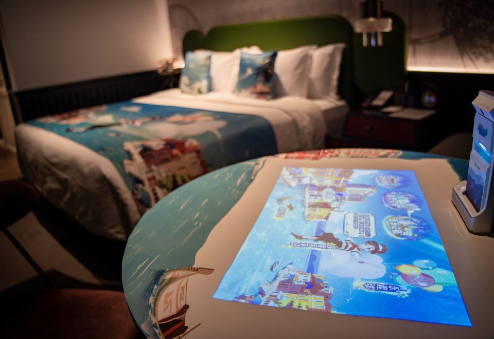 奇趣戏梦剧场AI亲子主题房-大床