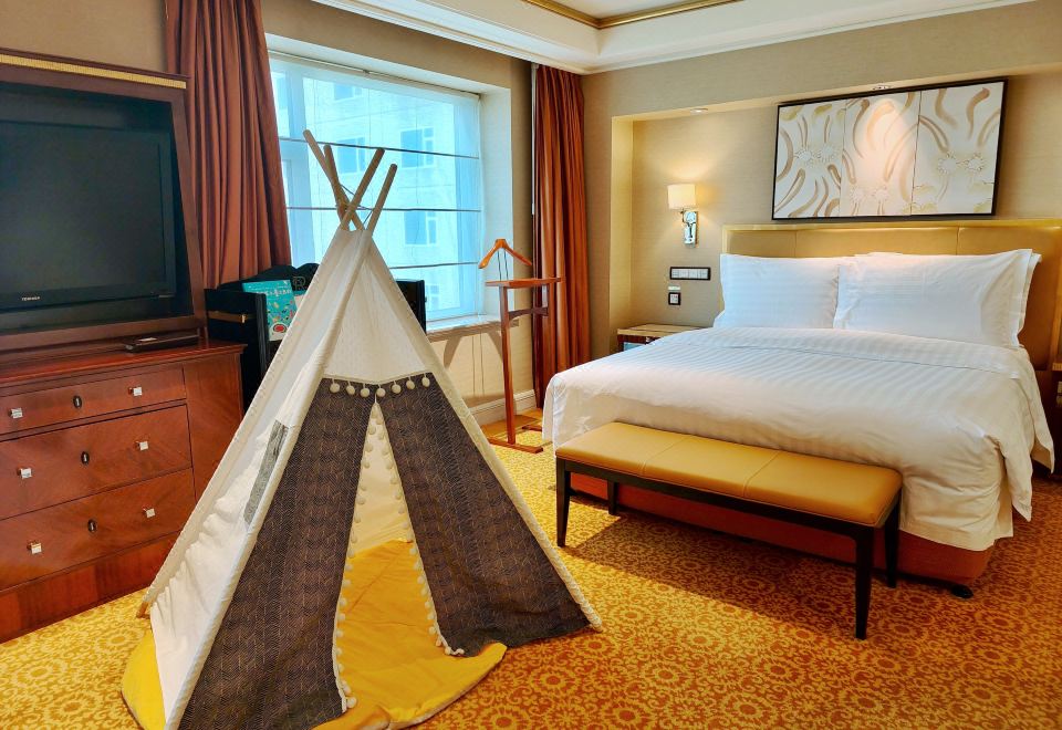 瑞吉外交豪華家庭房