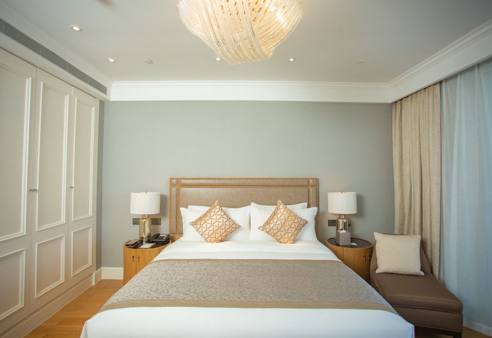 Wyndham Sanya BayPremier Ocean View Suite (3 King Rooms)