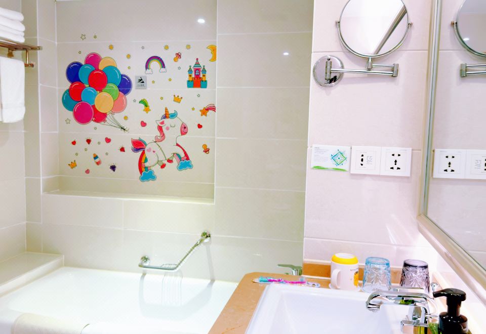 Jinling Mandarin Garden Hotel NanjingFamily Friendly Comfy Suite