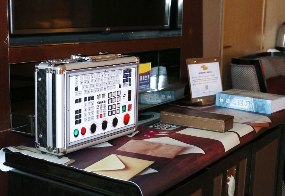 邁克狐親子主題房（沉靜式探索劇本游戲+深睡床墊）