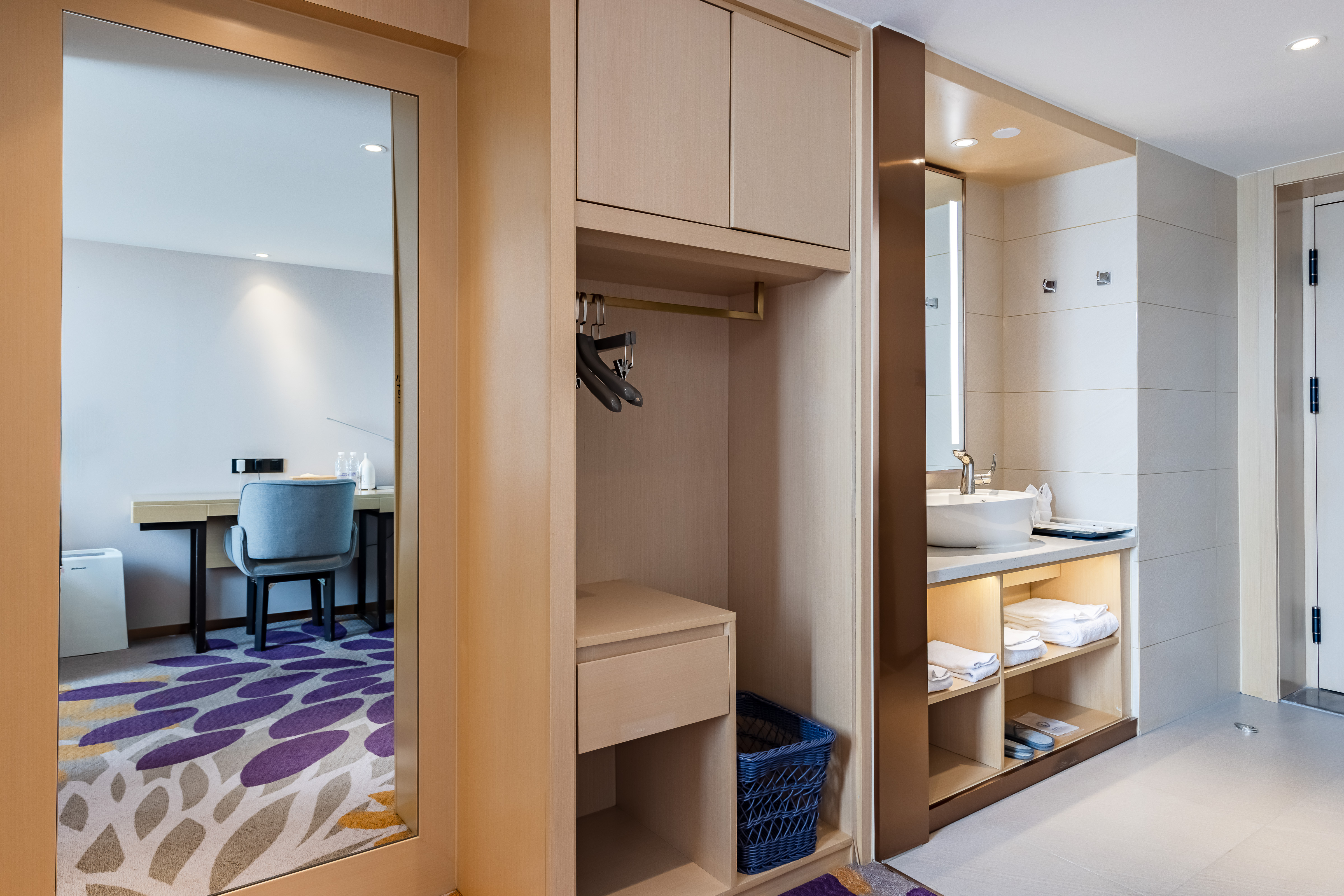 复式LOFT大床房?超大飘窗 ▏慕斯床垫 ▏品牌洗浴用品