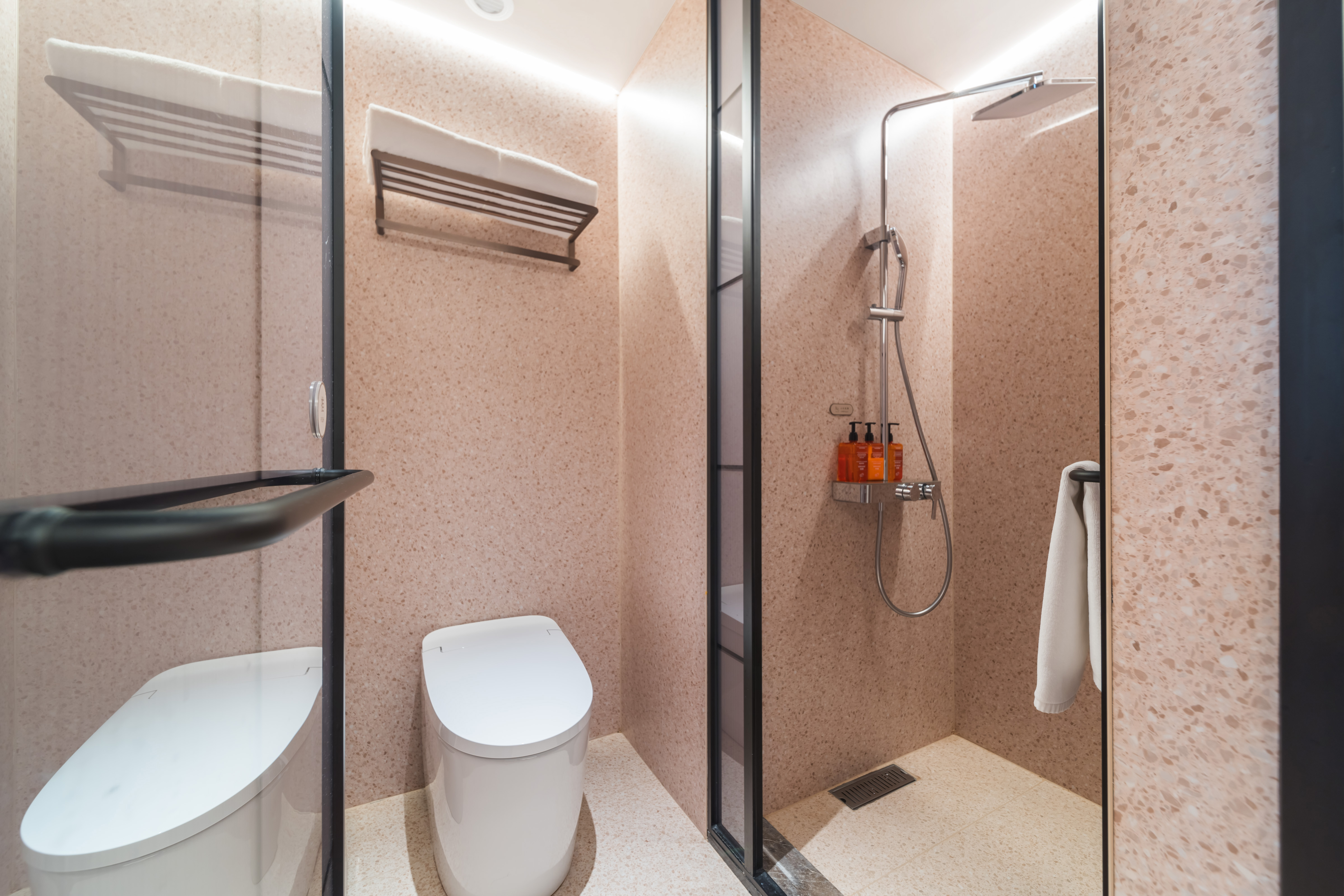 商務大床房（小冰箱+智能客控+電視投屏）