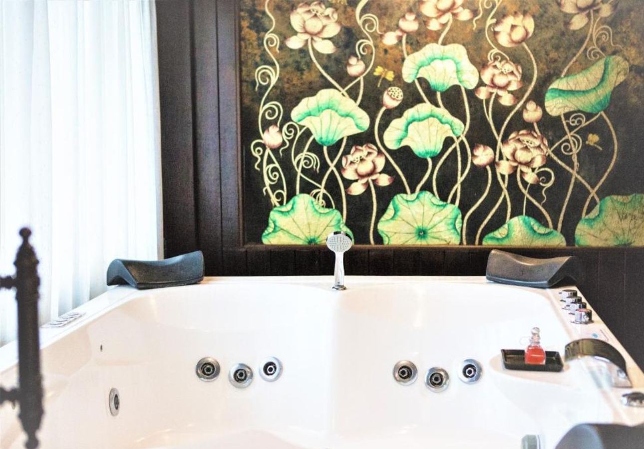 蘭納按摩浴缸套房 - 帶陽臺房 - Room With Breakfast