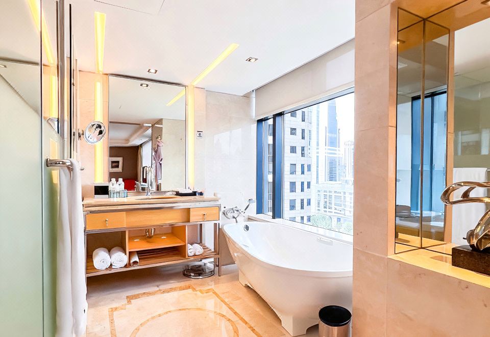 尊貴豪華大床房