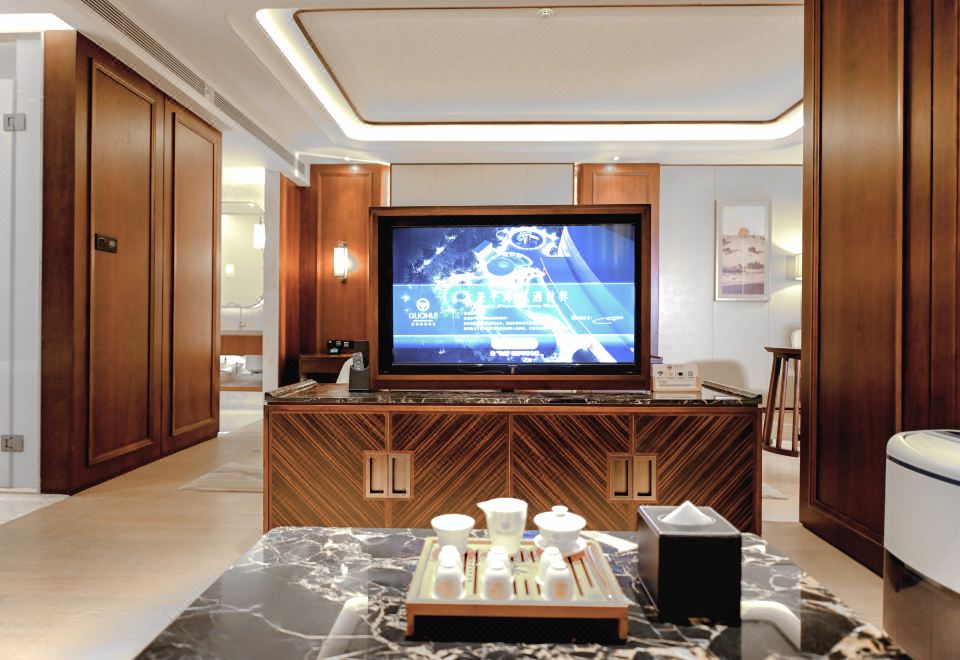 豪华大床房【高楼层落地窗】