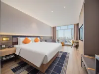 Homeinn Plus Hotel (Yulin Dingbian Changcheng North Street County People's Government)