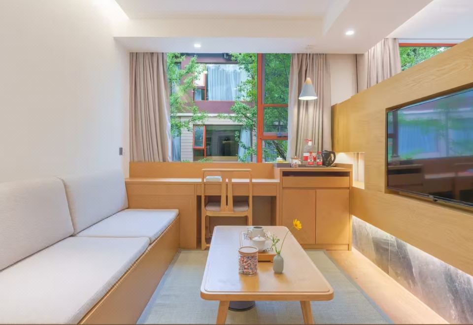 特价溪境大床房