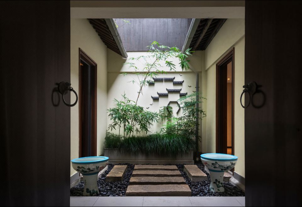 三卧室河景庭院别墅