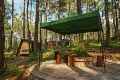 Bobocabin Cikole, Bandung Hotels in 
