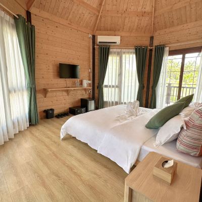 豪華獨棟木屋別墅大床房（限住2人,超員請告知） 菠蘿的海.度假別墅優惠