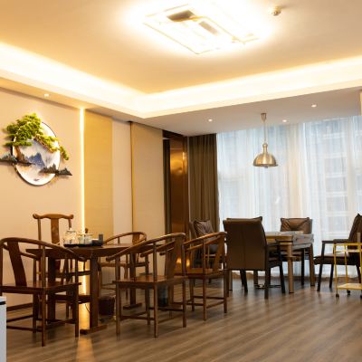 豪華套房（270度全景落地窗+獨立商務茶室+浴缸+棋牌） 麗楓飯店（韶關高鐵站店）優惠