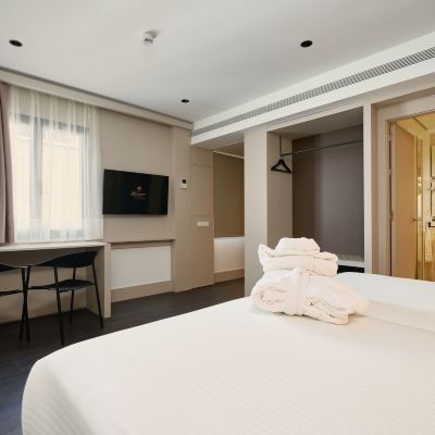 Standard Room Hotel Bécquer Promo Code