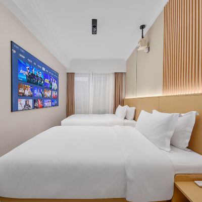 豪華電影雙床房（極光TV會員隨心看+高樓層｜私享全景夜景陽台+私享獨立冰箱洗衣機） 朗華影音Hotel（深圳福田會展中心店）優惠