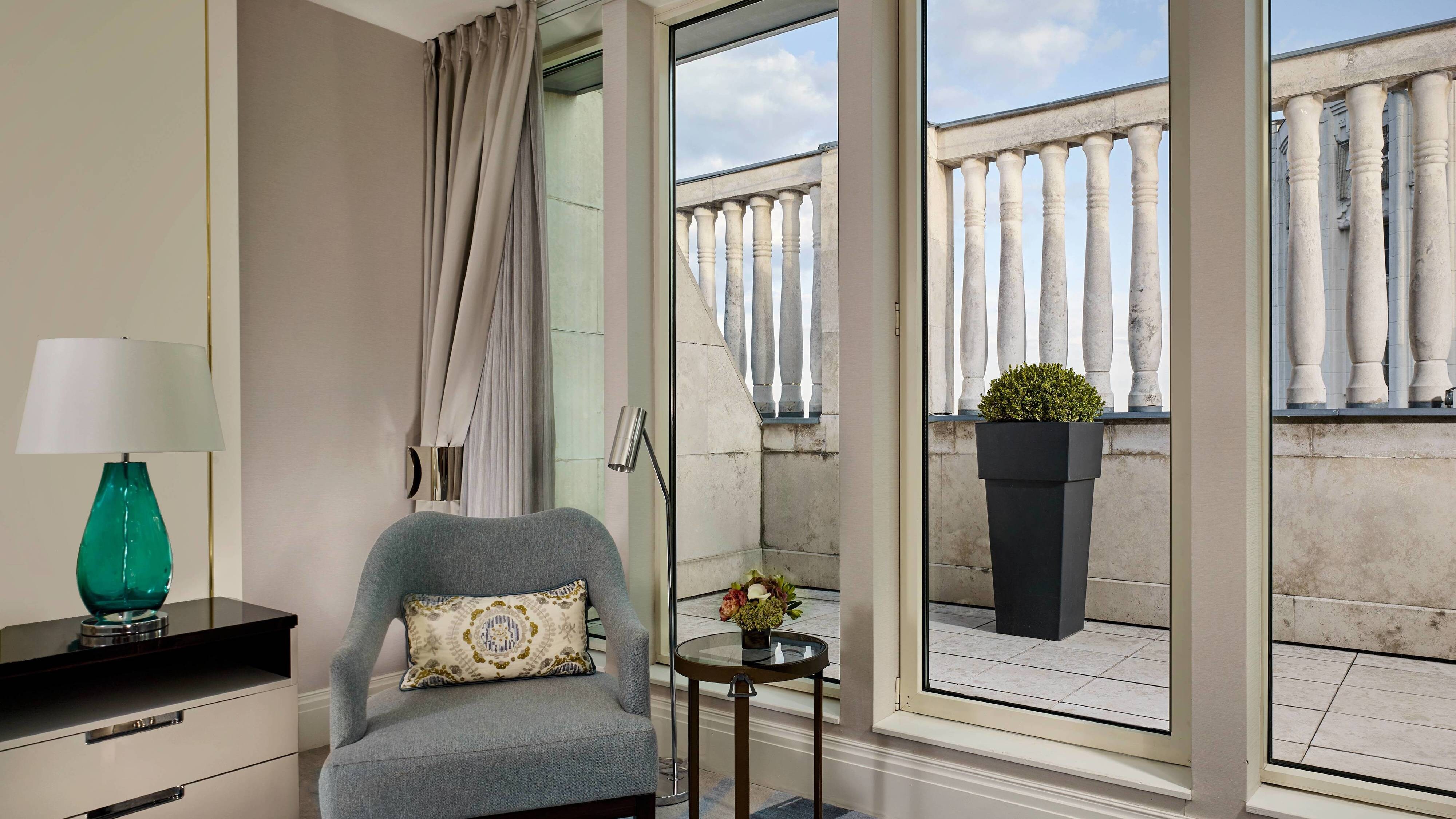 俱乐部特大床客房