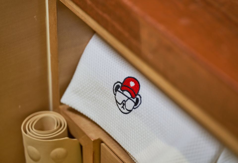 Cheery Canal Hotel HangzhouTeddy Collectible Twin Room