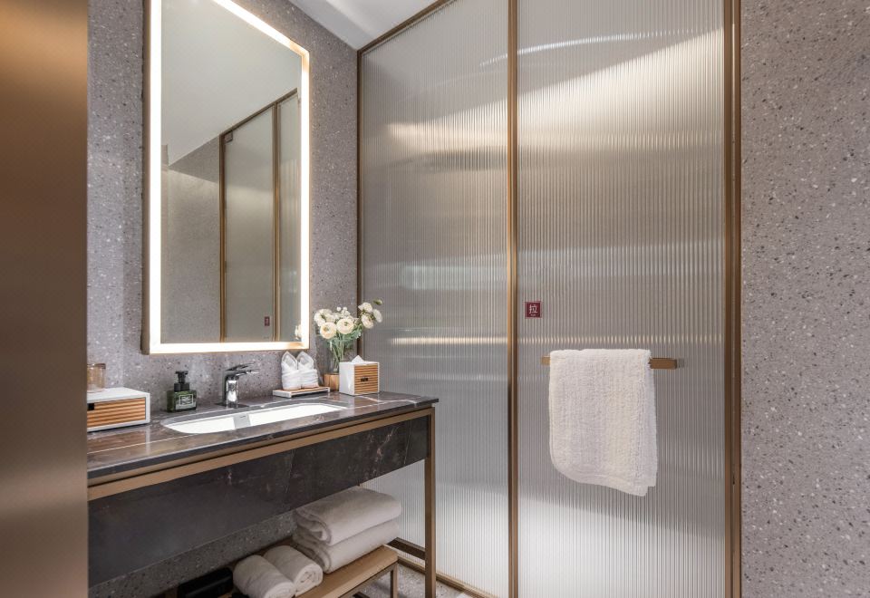 「云镜」沐光大床房