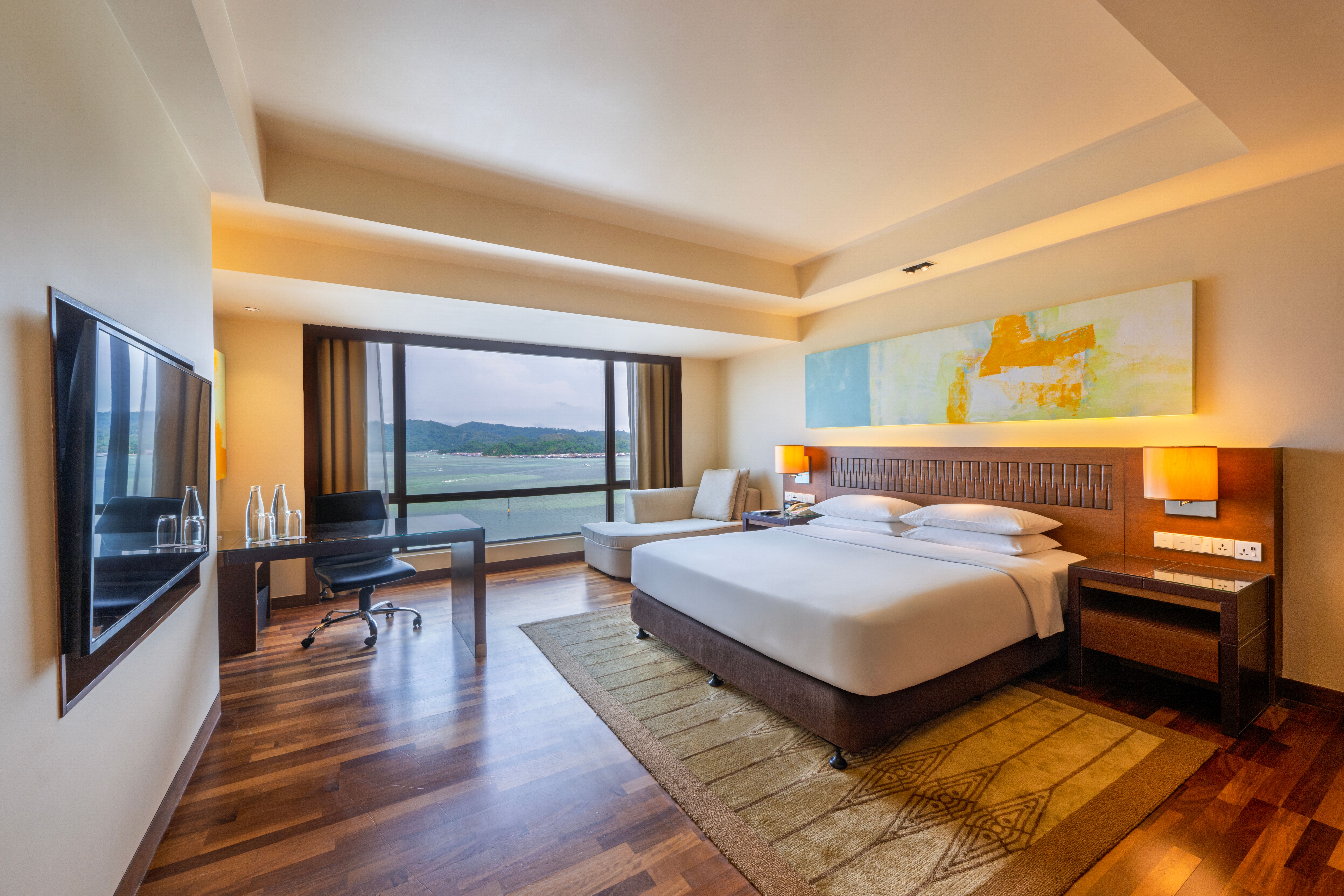 海景俱乐部特大床房