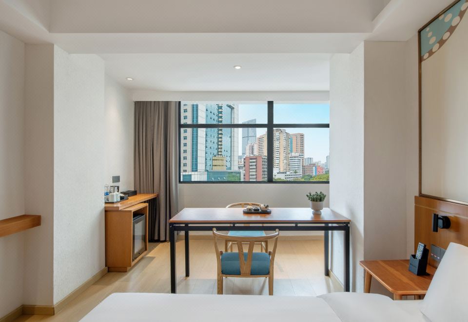 Insail Hotels Dongshankou Subway Station GuangzhouDeluxe 2-bed Room