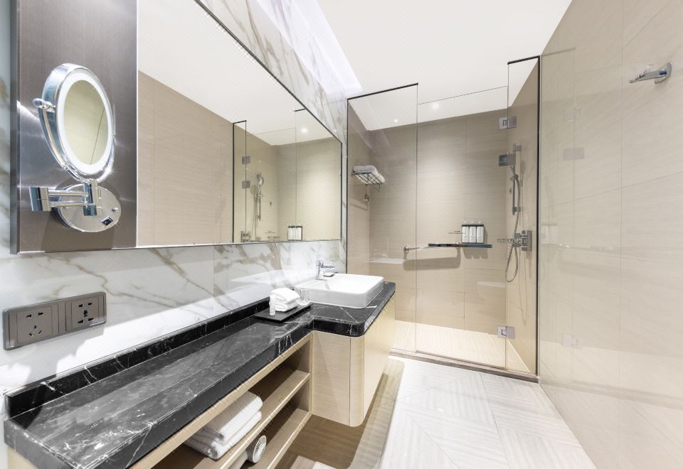 嘉寓大床家庭套房（带梳化床及厨房）