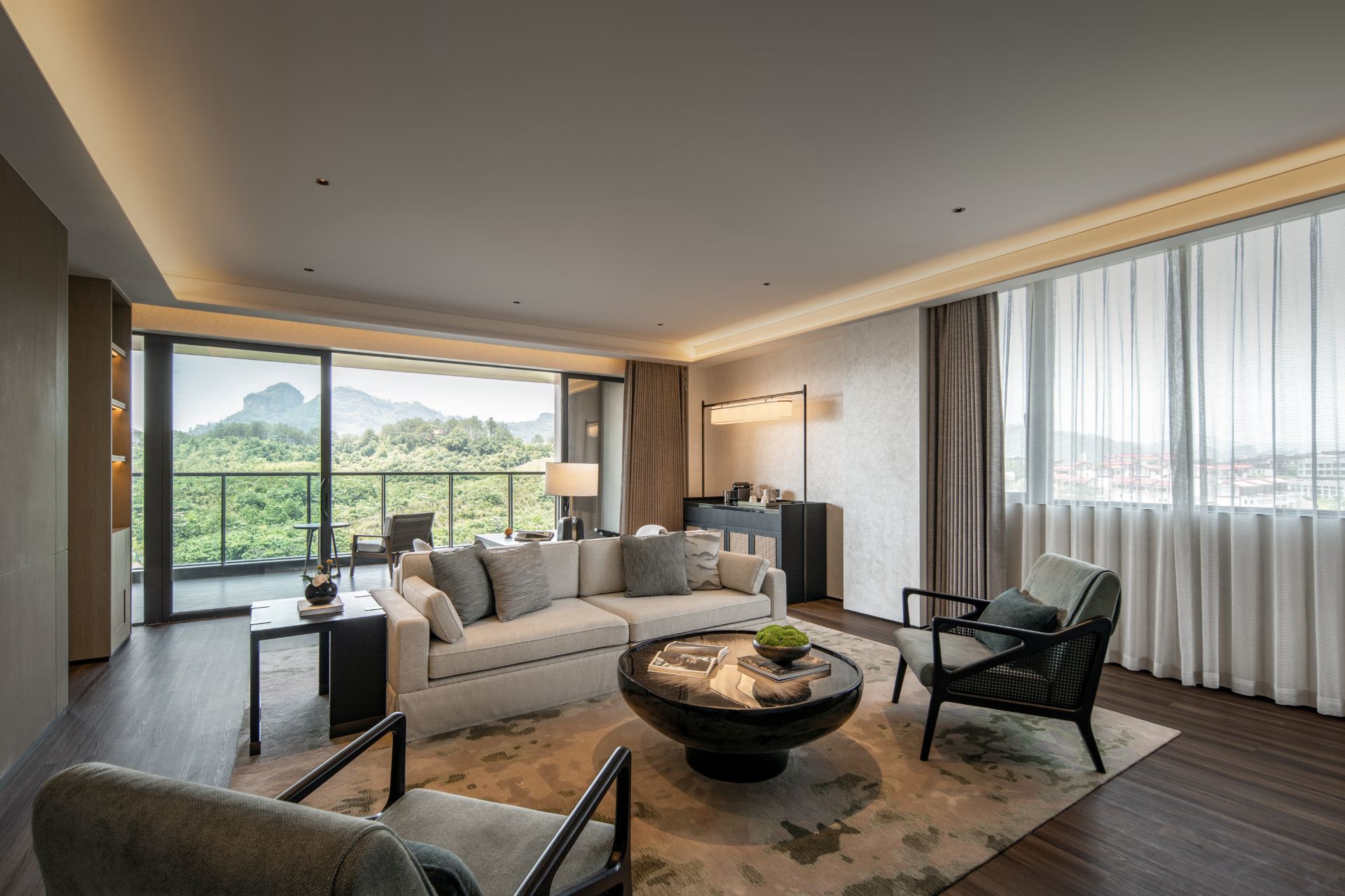 Standard Suite With Mountain View