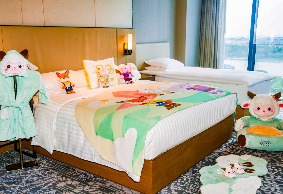 Renaissance Suzhou Wujiang HotelXiao Yang Mia Family Room