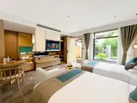 Songfengju Courtyard Hotel (Xingyi Wanfenglin Airport & High-speed Railway Station Branch)