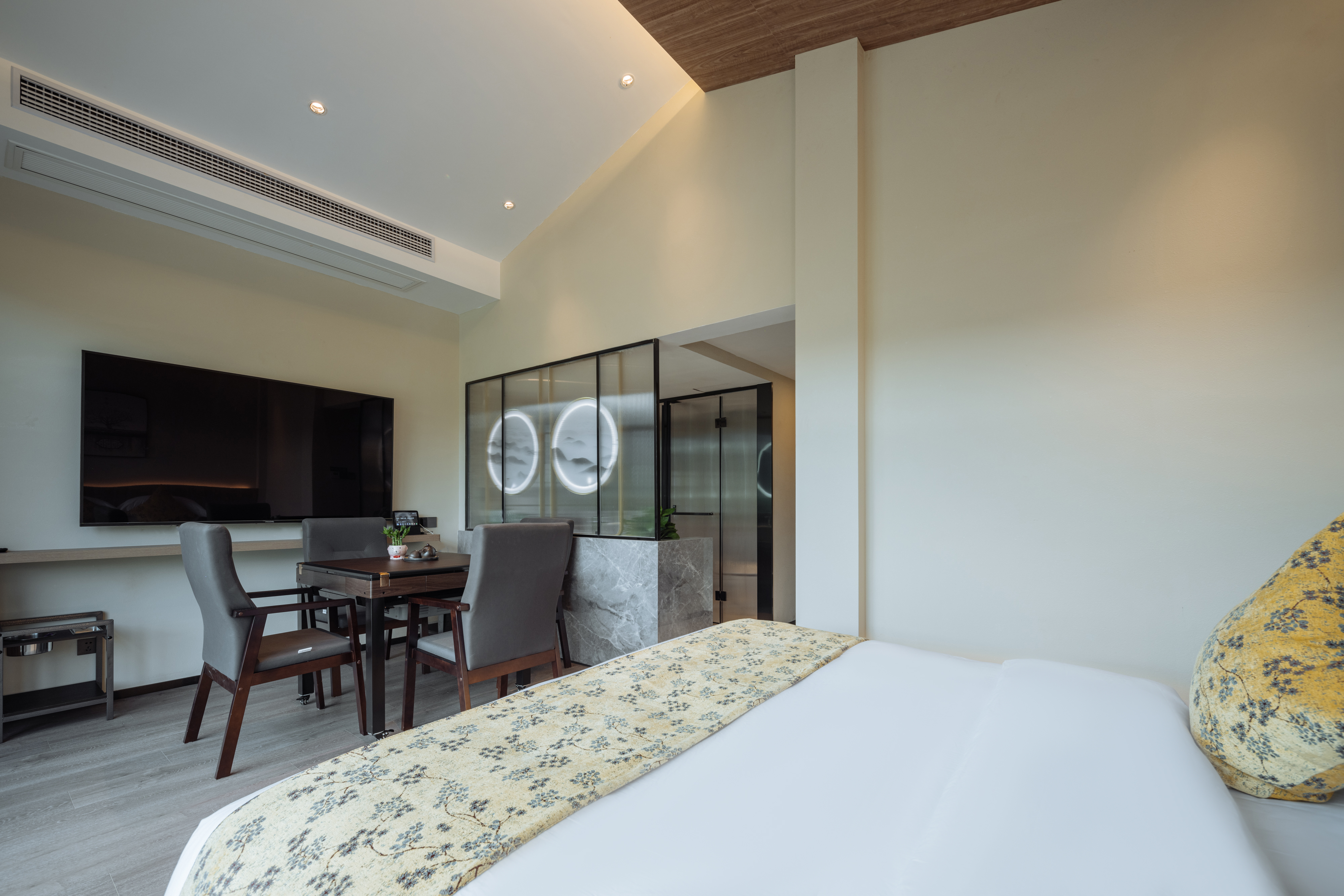 度假别墅包层（远观山景+大草坪+户外帐篷+超大落地窗+品茶+智能客控）