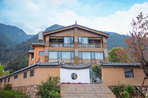 Hupan Renjia Inn