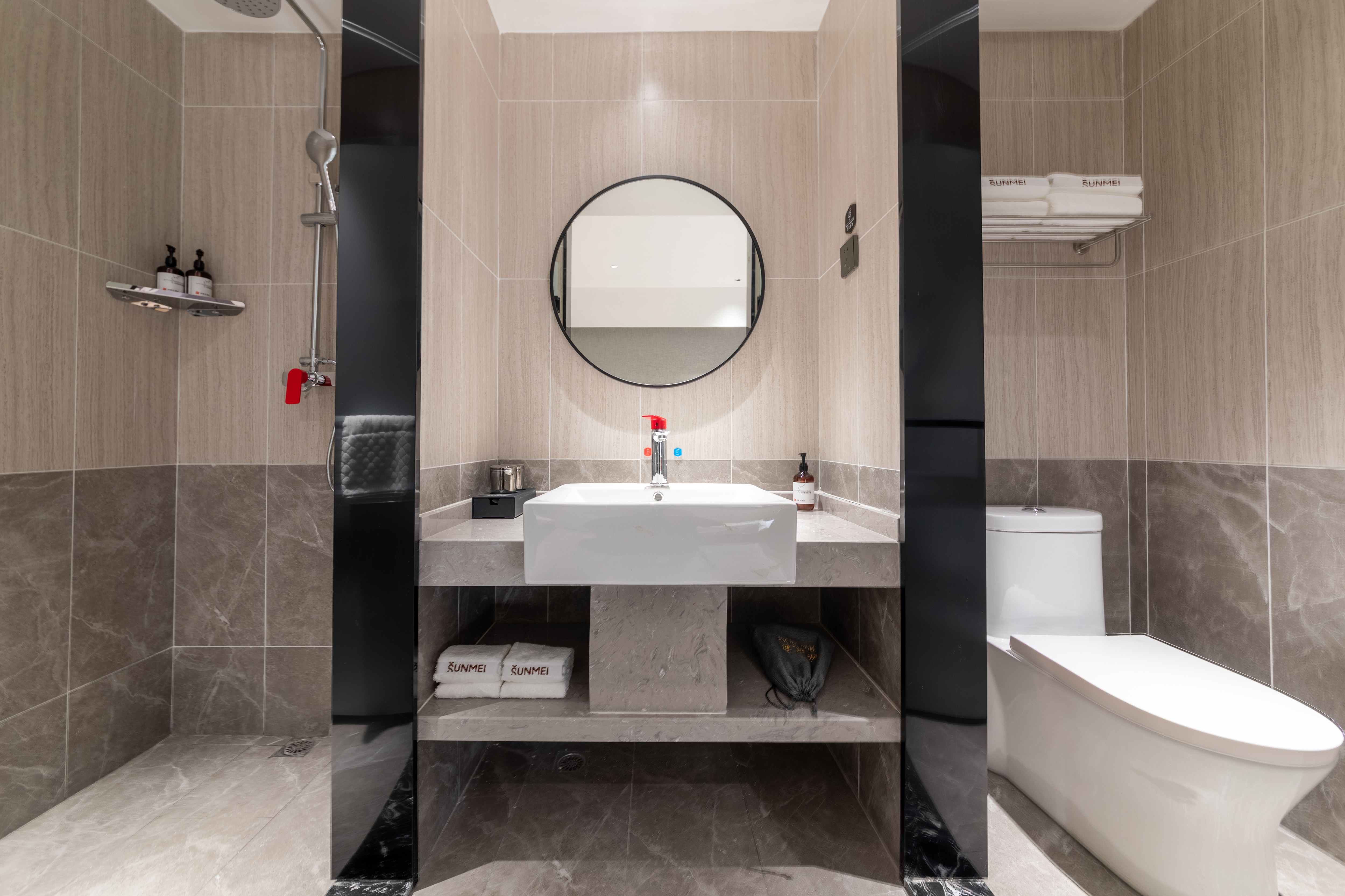 特惠大床房（智能客控+零压床垫+乳胶枕）