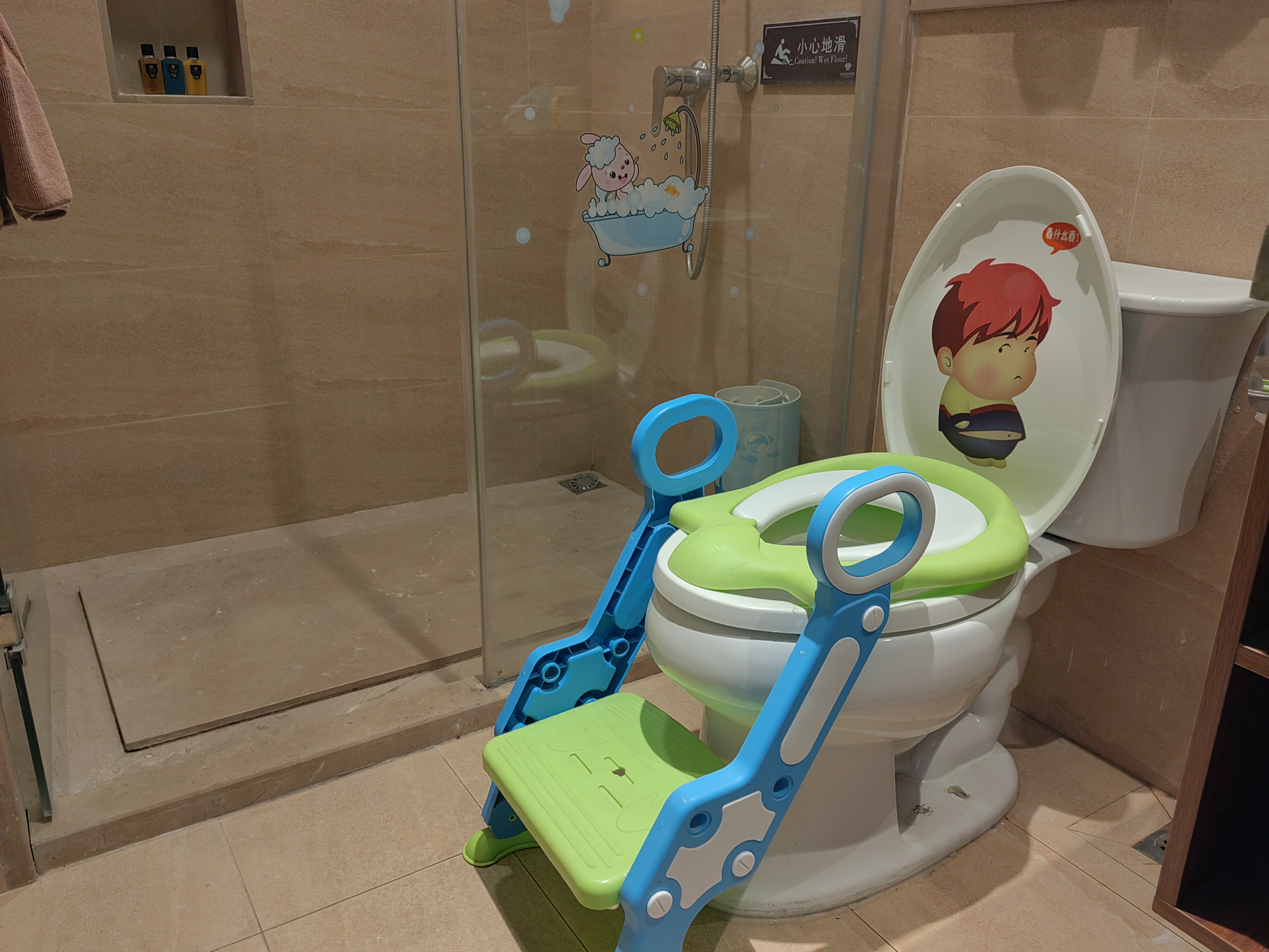 Baodun Lake Hushan Hot Spring ResortKuya Super Wings Dinosaur-themed Superior Twin Room