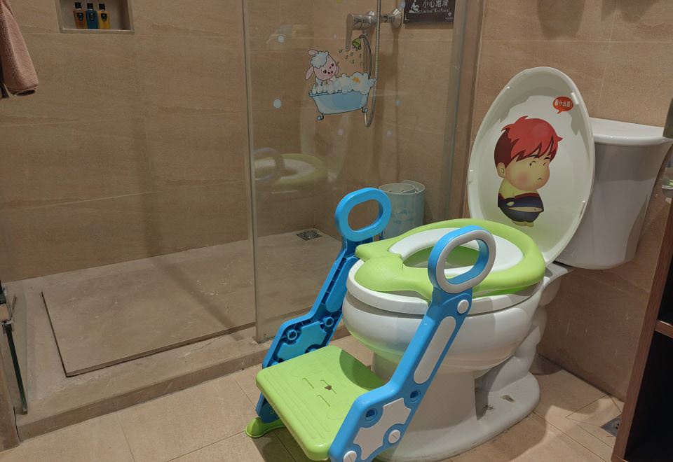 Baodun Lake Hushan Hot Spring ResortKuya Super Wings Dinosaur-themed Superior Twin Room