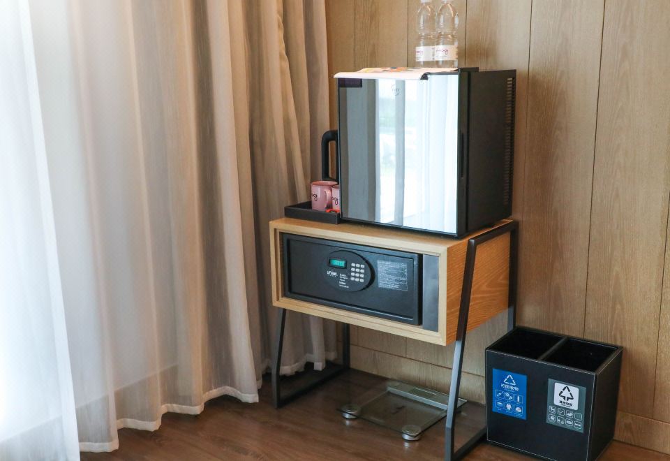 Moxy Shenzhen North StationStandard Twin Bed Room