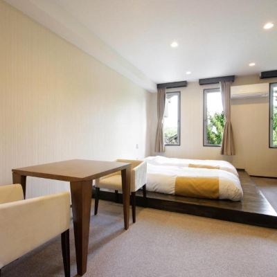 New Renovated Superior Hollywood Twin Room