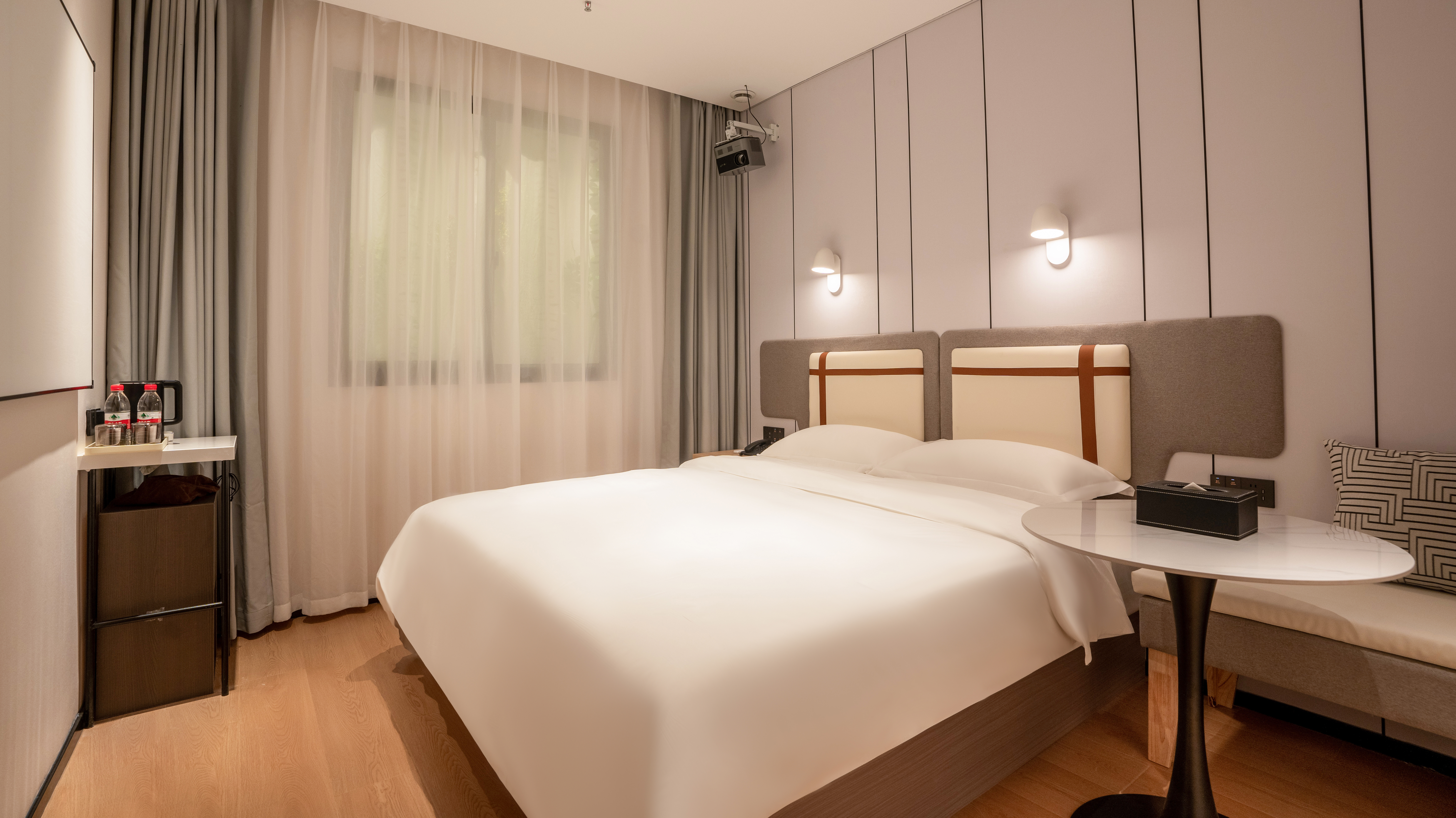 智能影音大床房