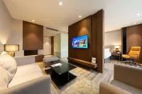The GiorgioMorandi Hotels (Linyi People's Square Wanxianghui)